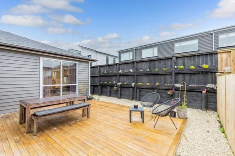 Photo of property in 5 Ropere Street, Kumeu, 0810