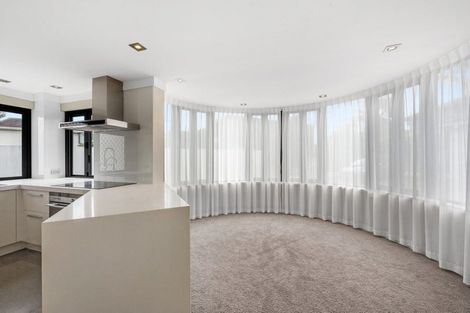 Photo of property in 35 Saltburn Road, Milford, Auckland, 0620