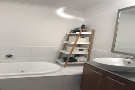 Photo of property in Augusta Apartments, 10/254 Willis Street, Te Aro, Wellington, 6011