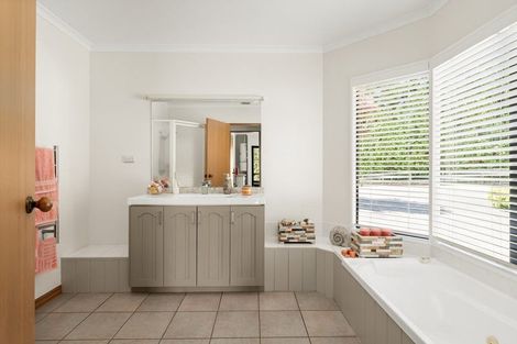 Photo of property in 42 Walker Road West, Aongatete, 3178