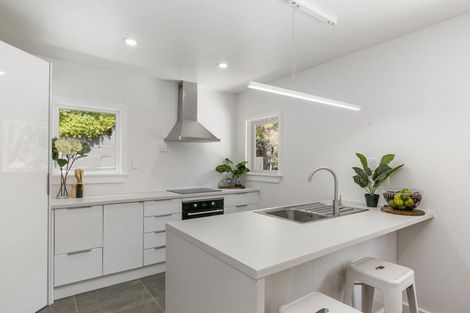 Photo of property in 138 Miromiro Road, Normandale, Lower Hutt, 5010