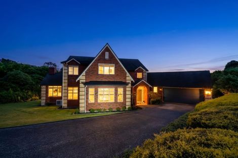 Photo of property in 16 Michael Bosher Way, Flat Bush, Auckland, 2019