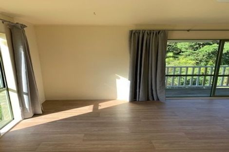 Photo of property in 85 Fairclough Road, Beach Haven, Auckland, 0626