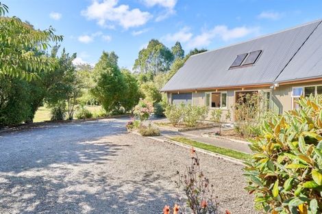 Photo of property in 355 Turitea Road, Turitea, Palmerston North, 4472