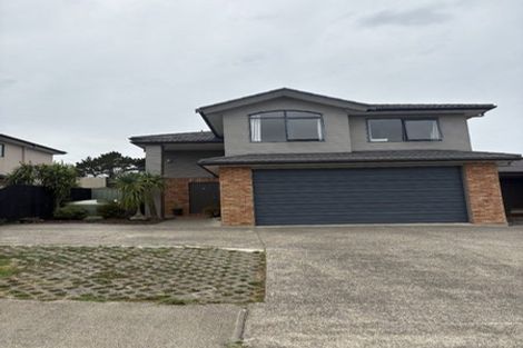 Photo of property in 65 Rising Parade, Fairview Heights, Auckland, 0632