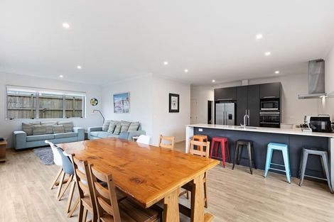 Photo of property in 11 Kukuwai Avenue, Red Beach, 0932