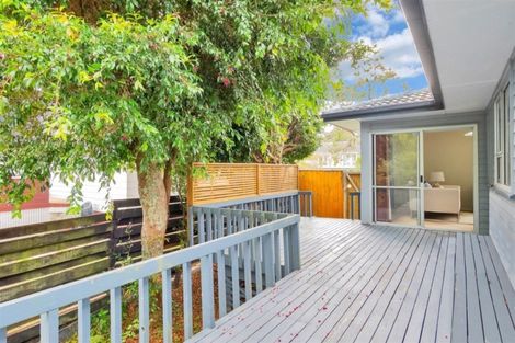 Photo of property in 11 South Pacific Place, Henderson, Auckland, 0612