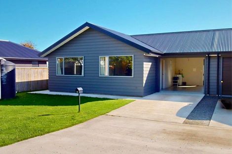 Photo of property in 6 Fagan Street, Sanson, 4817