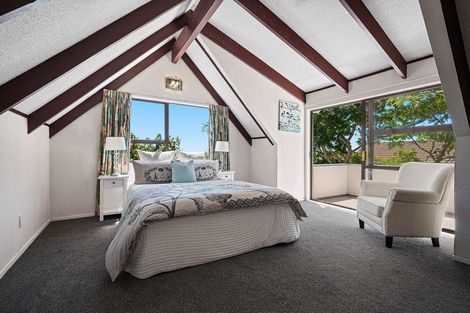 Photo of property in 1/23 Glenshee Place, Highland Park, Auckland, 2010