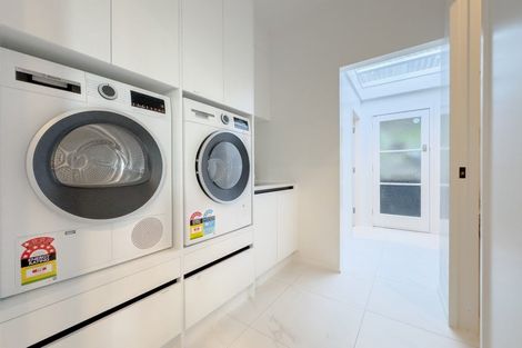 Photo of property in 74 Warner Park Avenue, Laingholm, Auckland, 0604