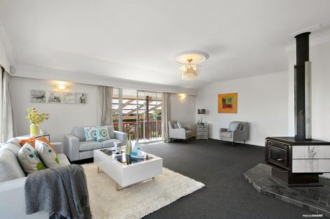Photo of property in 15 Barlow Place, Chatswood, Auckland, 0626
