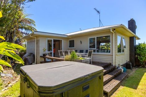 Photo of property in 7 Penrith Street, Westown, New Plymouth, 4310