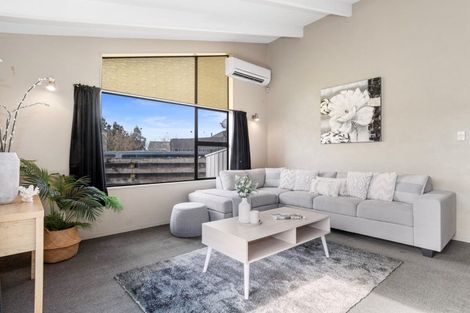 Photo of property in 4 Redditch Place, Papamoa Beach, Papamoa, 3118