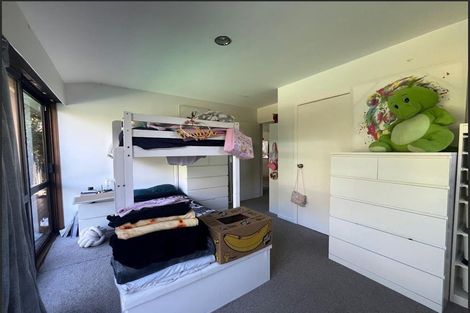 Photo of property in 24 Bond Crescent, Forrest Hill, Auckland, 0620