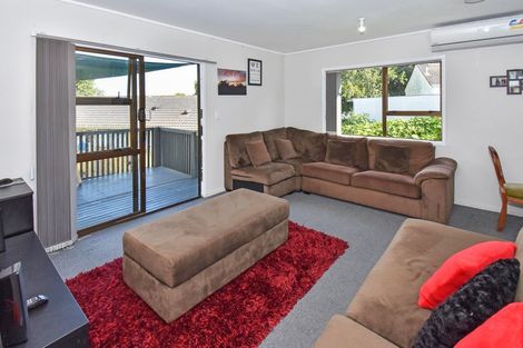Photo of property in 2/11 Burundi Avenue, Clendon Park, Auckland, 2103