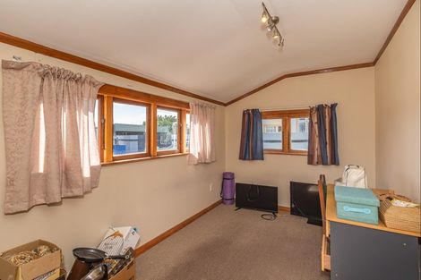 Photo of property in 151 Cambridge Street, Levin, 5510