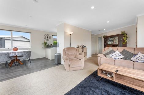 Photo of property in 28 Leander Place, Milson, Palmerston North, 4414
