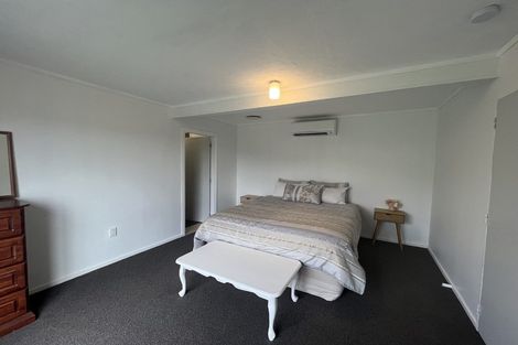 Photo of property in 18 Saint Aidans Way, Tawa, Wellington, 5028