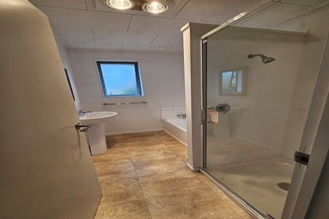 Photo of property in 71 Queenwood Road, Levin, 5510