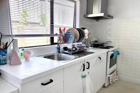 Photo of property in 1/13 Trengove Place, West Harbour, Auckland, 0618