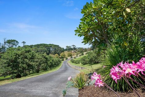 Photo of property in 109 Warman Road, Okura, Auckland, 0792
