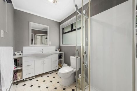 Photo of property in 40 Seymour Grove, Kingsley Heights, Upper Hutt, 5018