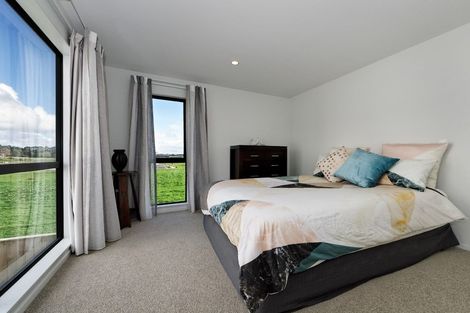 Photo of property in 51 Carder Court, Hobsonville, Auckland, 0618