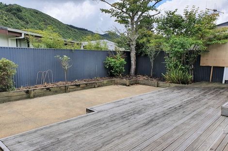 Photo of property in 1/9 Gemstone Drive, Birchville, Upper Hutt, 5018