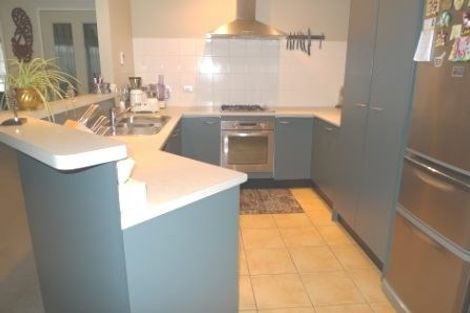 Photo of property in 80 Erlestoke Crescent, Churton Park, Wellington, 6037