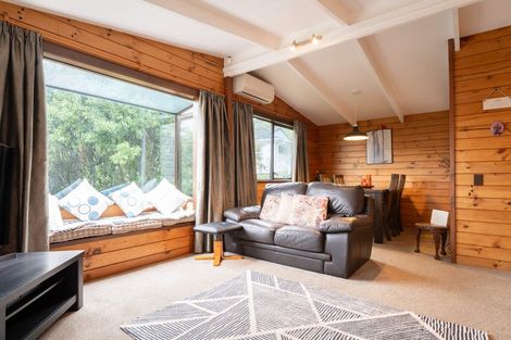 Photo of property in 6 Buccaneer Place, Grenada Village, Wellington, 6037