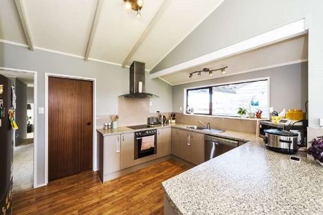 Photo of property in 16 Shakespeare Road, Waiuku, 2681