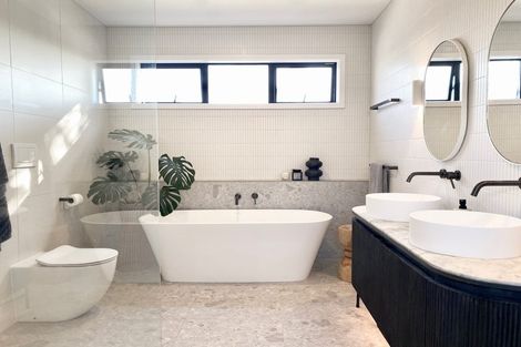 Photo of property in 490 Point Chevalier Road, Point Chevalier, Auckland, 1022