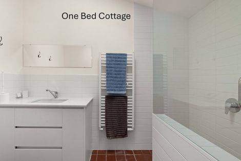 Photo of property in 10 Guthrie Road, Havelock North, 4130