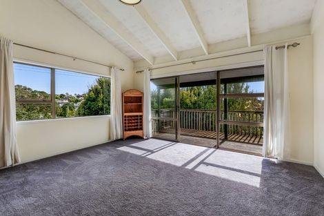 Photo of property in 1/1 Sharon Road, Waiake, Auckland, 0630
