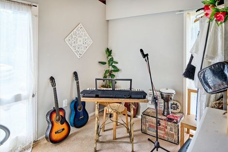 Photo of property in 138 Paekakariki Hill Road, Pauatahanui, Porirua, 5381