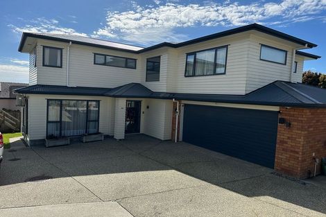 Photo of property in 165a Carlisle Road, Northcross, Auckland, 0632