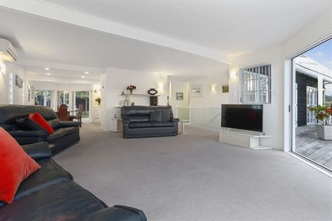 Photo of property in 42 Eban Avenue, Hillcrest, Auckland, 0627