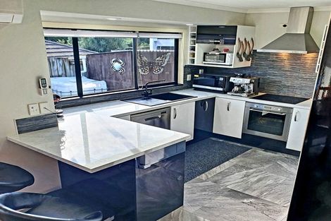 Photo of property in 21 Hawk Place, Welcome Bay, Tauranga, 3112