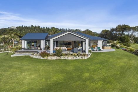 Photo of property in 19 Titoki Lane, Whangamata, 3691