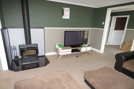 Photo of property in 32 Brougham Street, Westport, 7825