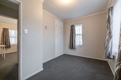 Photo of property in 3 Seddon Street, Takaro, Palmerston North, 4412