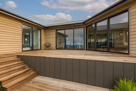 Photo of property in 2 Ridgeway Place, Richmond Hill, Christchurch, 8081