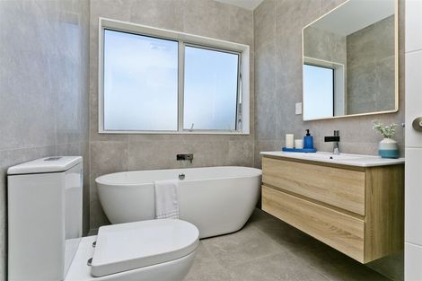 Photo of property in 66 Taikura Avenue, Red Beach, 0932