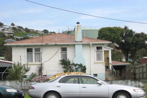 Photo of property in 28 Pioneer Road, Moturoa, New Plymouth, 4310