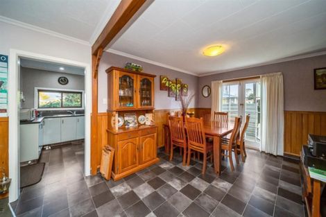 Photo of property in 16 Douglas Street, Hawera, 4610