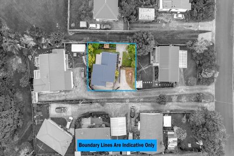 Photo of property in 2/26 Woodside Road, Massey, Auckland, 0614