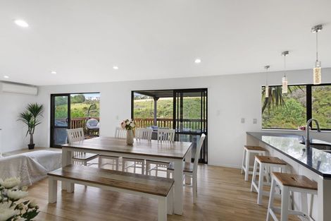 Photo of property in 13 Stubbs Place, Fairview Heights, Auckland, 0632