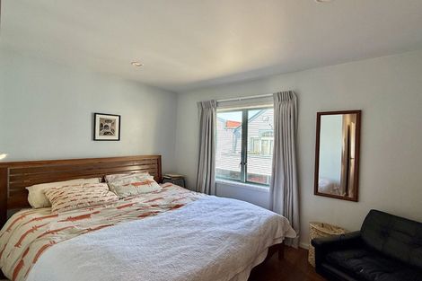 Photo of property in 93a Kelburn Parade, Kelburn, Wellington, 6012