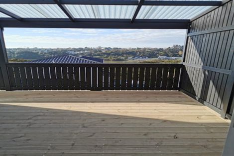 Photo of property in 4/141 Colwill Road, Massey, Auckland, 0614