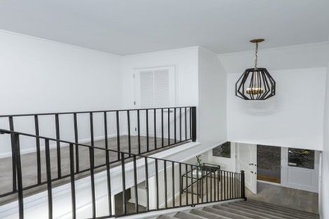 Photo of property in 2/15 Saltburn Road, Milford, Auckland, 0620